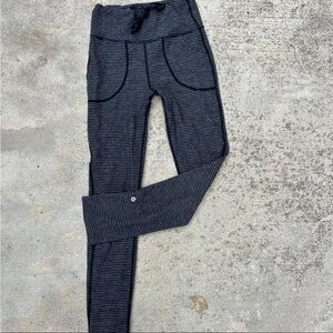 Lululemon legging size 4 groove
